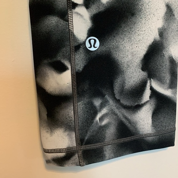 Lululemon Speed Up Crop 21” - Picture 5 of 7